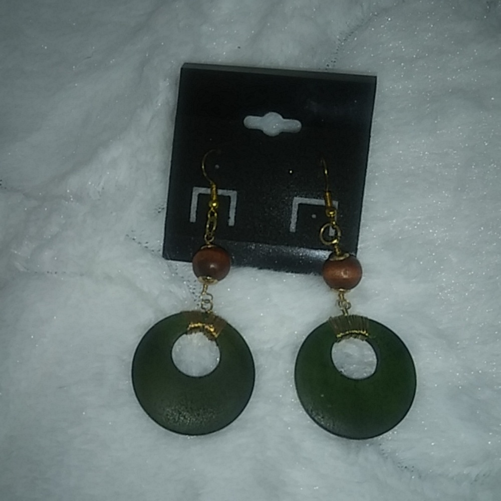 Jewelry Set - Picture 2 of 3